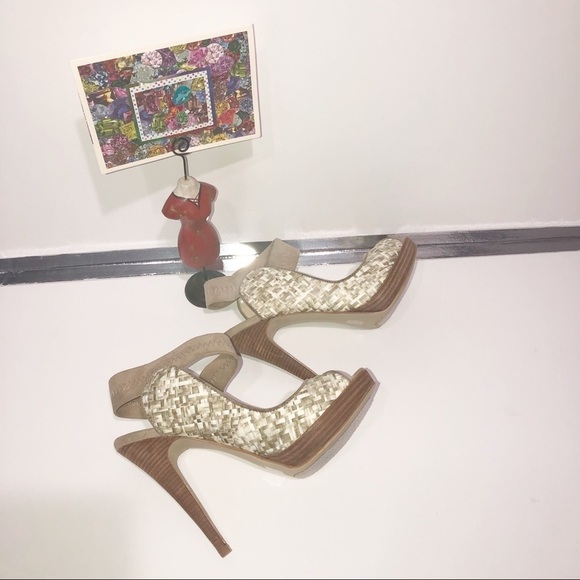 Michael Shannon “Cindy” basket weave/ suede heel. - Picture 2 of 6